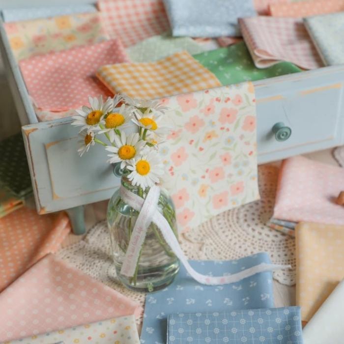 Cottage Charm | Heather Briggs