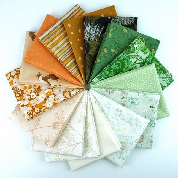 August Lace Fat Quarter Bundle