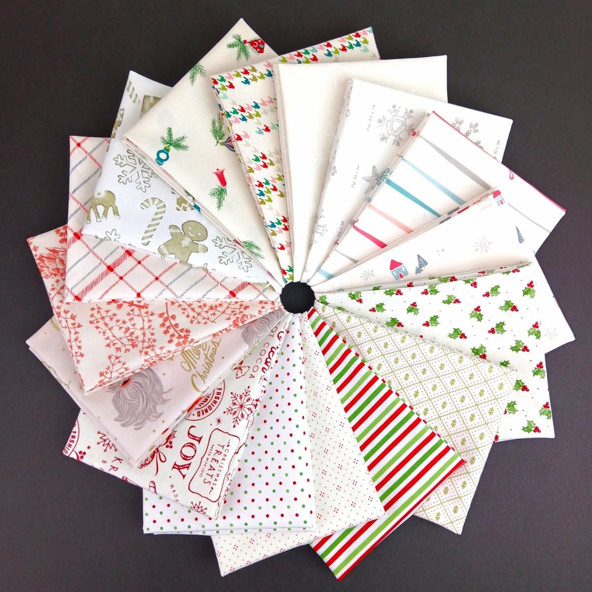Christmas Low Volume Fat Quarter Bundle | 16 FQs