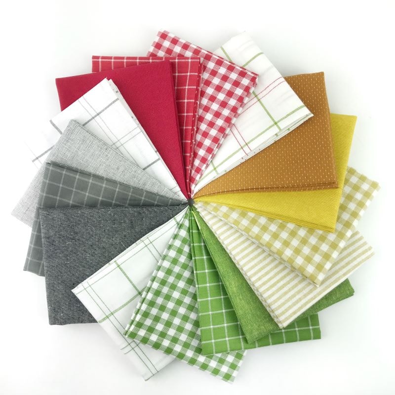 Christmas Wovens Fat Quarter Bundle | 16 FQs