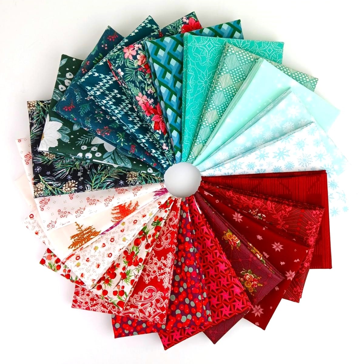 Holly and Ivy - Fat Quarter Bundle | 22 FQs