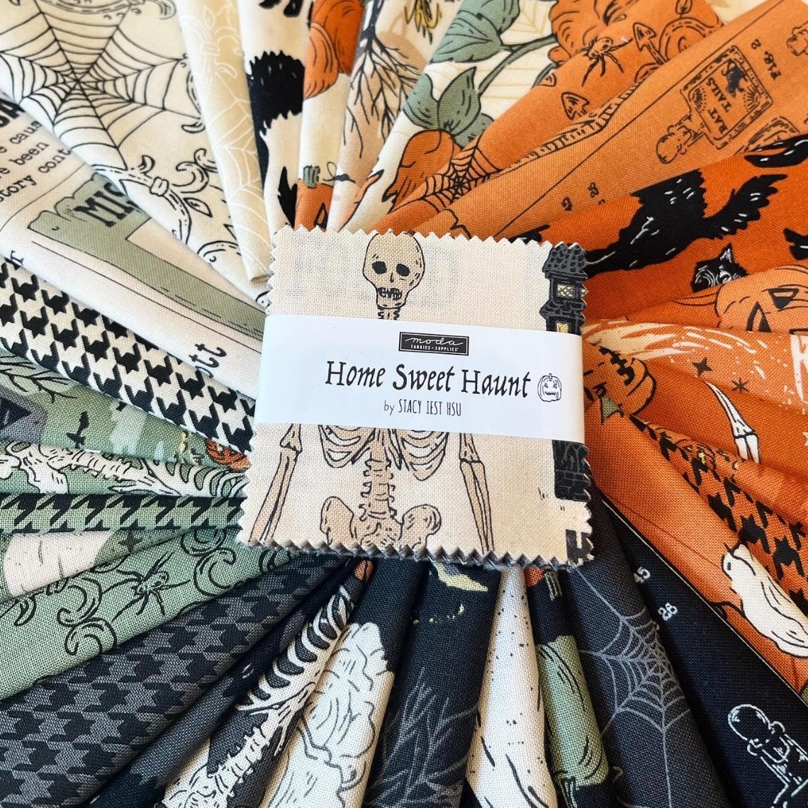 Home Sweet Haunt Mini Charm Pack | Stacy Iest Hsu | 42 - 2.5" Squares