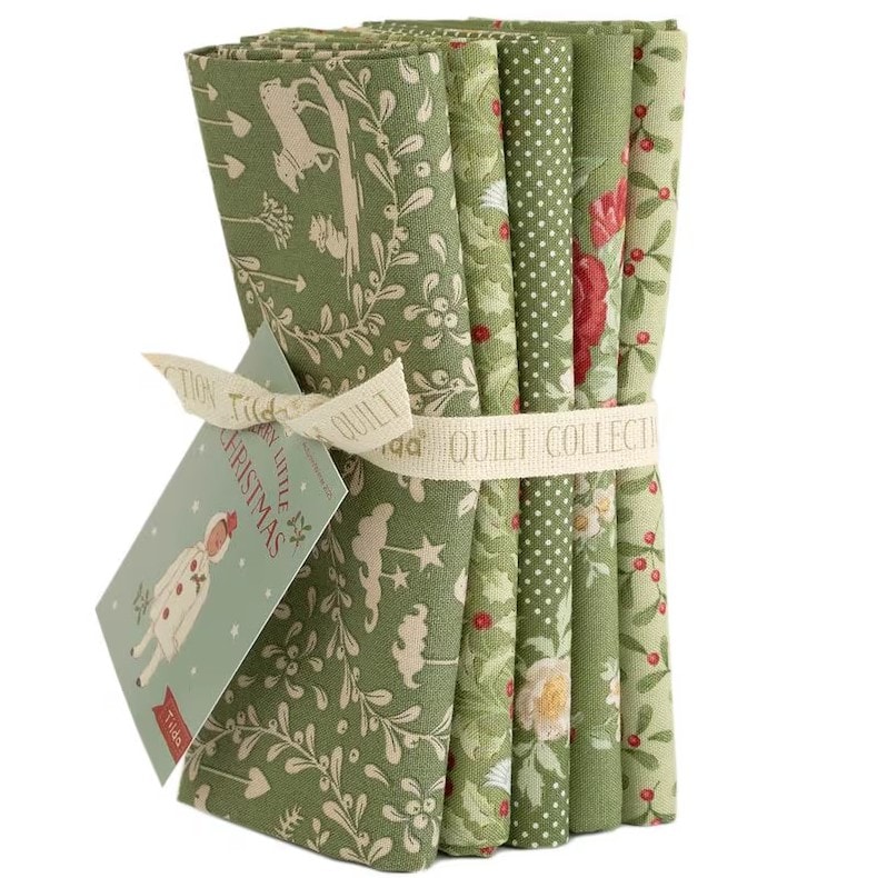 Merry Little Christmas Fat Quarter Bundle | Tilda Fabrics - Green Colorstory 5FQs
