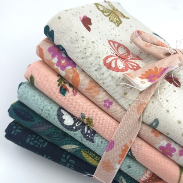 Quiltcon Mini Bundles - 6 FQS - Moda Navy/Pink/Cream
