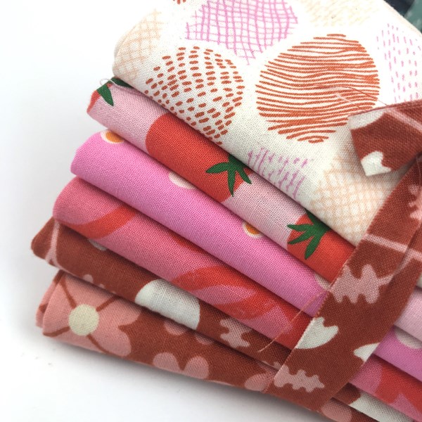 Quiltcon Mini Bundles - 6 FQS - Ruby Star Pink/Red