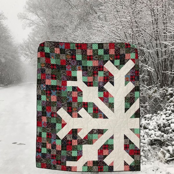 Snowflake Quilt Kit - Holiday Homies