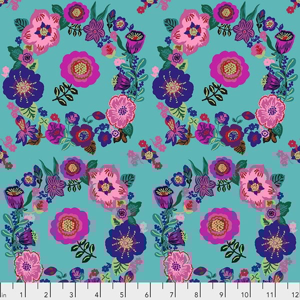 Sunday in the Country Crown - Sissi - 5 YARDS